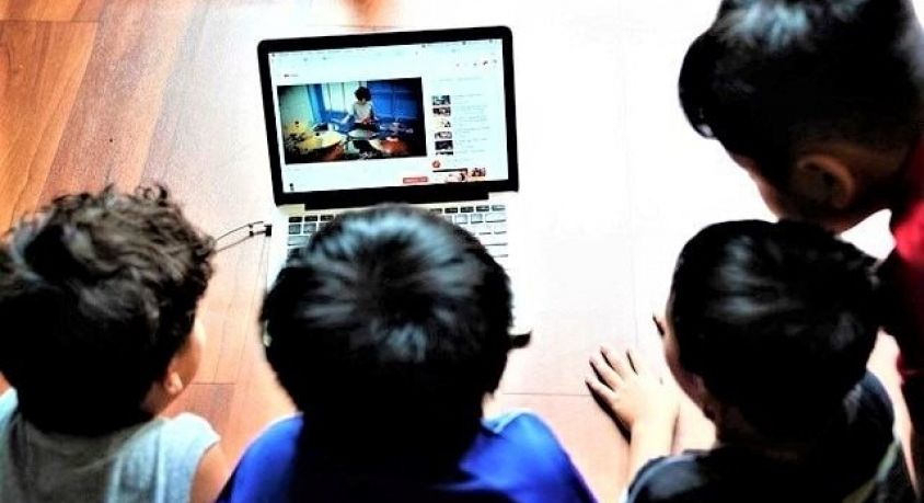 Trách nhiệm của phụ huynh trong bảo vệ trẻ em trên MXH theo Nghị định 147