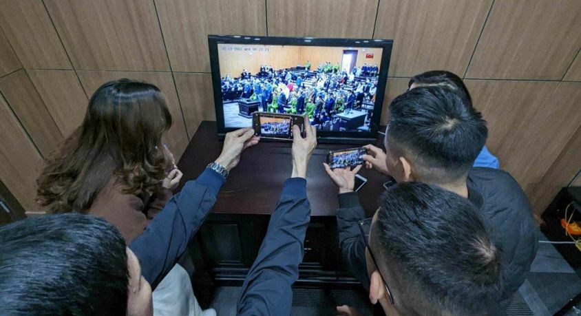 'Hạn chế ghi âm, ghi hình tại phiên tòa là tước quyền tác nghiệp của nhà báo'