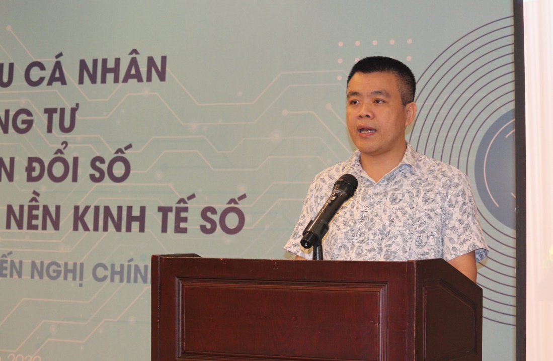 Có thể là hình ảnh về 1 người