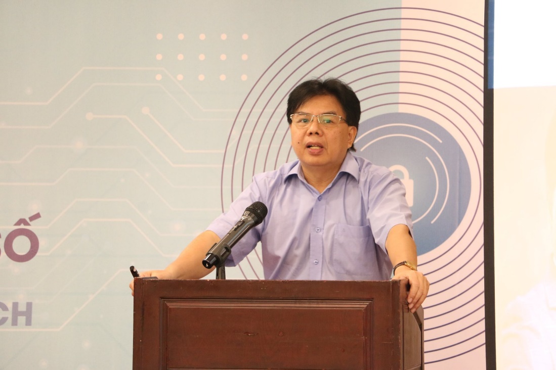 Có thể là hình ảnh về 1 người